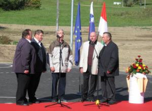 V programu so sodelovali pevci